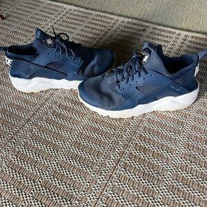Nike huaraches